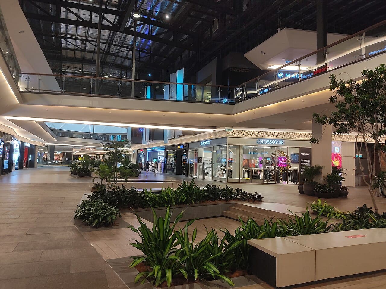 新山购物商场环境，用于 KSL City Square Mid Valley Southkey 包车说明