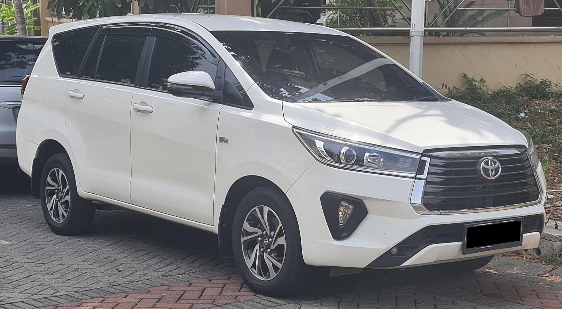 Toyota Innova 实拍参考车，用于新加坡去马来西亚包车车型说明